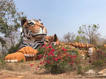 泰国虎庙外的大型老虎模型，泰国北壁